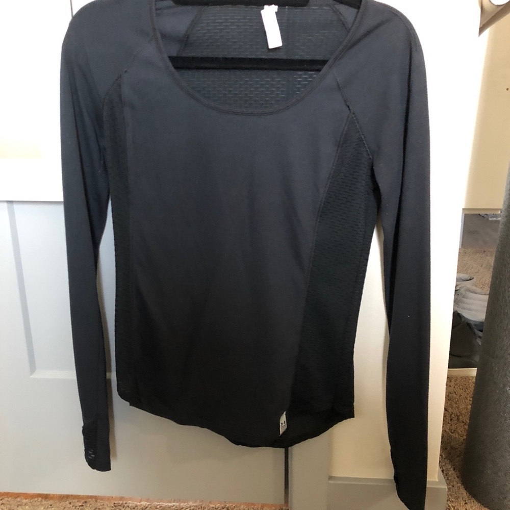 Long sleeve black workout top